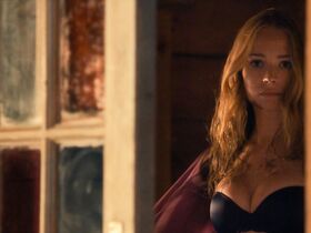 Бритт Робертсон голая – Дальняя дорога (2015) #1