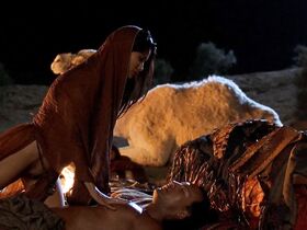 Келли Ху секси – Царь скорпионов (2002) #2