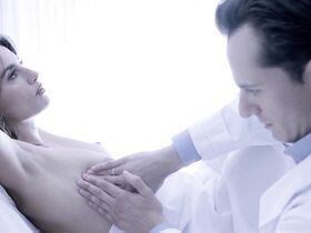 Пенелопа Крус голая – Ма Ма (2015)