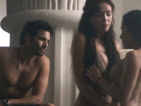 Натали Уманья голая, Джованна Агиляр Гузман голая – Упадок (2015) #3