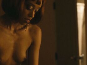 Шанти Лоури голая – Требуется водитель (2016)