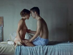 Адриана Угарте голая – Этюды втроем (2009)