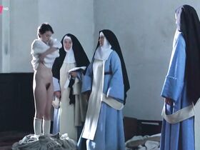 Полин Этьен голая – Монахиня (2013) #2