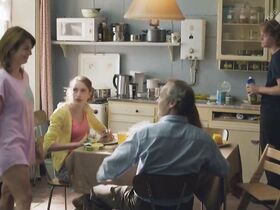 Ким ван Котен голая – Холландс Хоуп s01e04 (2014) #2