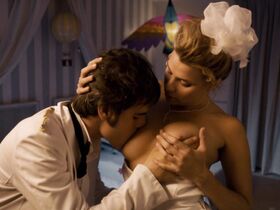 Мария Лапьедра голая – Джеймс Понт (2011)