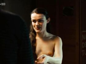 Клаудия Айзингер голая, Анна Грэнцер голая – Тринадцатый семестр (2009) #2