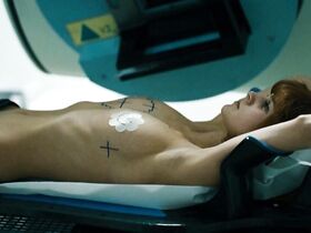 Лиза Томашевски секси – Сегодня я блондинка (2013) #3