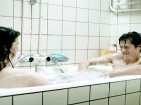 Эмма Ливи голая – Лена (2011) #3