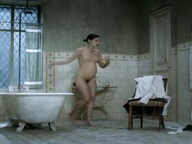 Виржини Ледуайен голая – Сэнт Анж (2004) #3