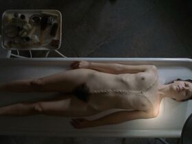 Малин Бергман голая – Подпольная империя s01e01 (2010)