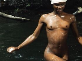 Патрис-Флора Праксо голая – Время убивать (1989)