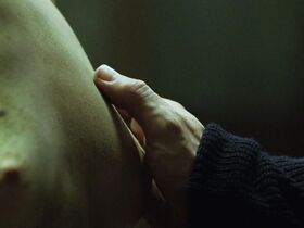 Марта Янева голая – Заброшенный дом (2006) #3