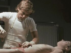 Чинция Монреале голая – За пределами тьмы (1979) #3