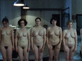 Энн-Мэри Дафф голая, Нора-Джейн Нун голая, Дороти Даффи голая, Айлин Уолш голая – Сестры Магдалины (2002)