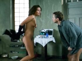 Ивона Петри голая – Шаманка (1996)