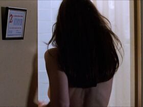 Кэтрин Кинер голая – Жизнь в забвении (1995) #2