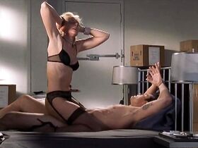 Ким Кэтролл голая – Секс в большом городе s06e01 (2003) #2