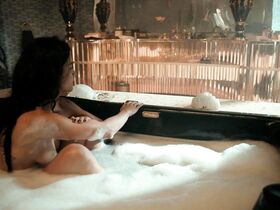 Алиси Брага голая – Королева юга s01e01 (2016) #3