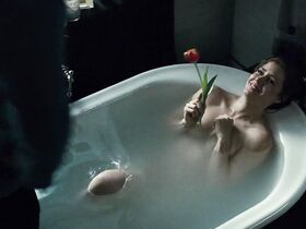 Эми Адамс секси – Бэтмен против Супермена: На заре справедливости (2016)