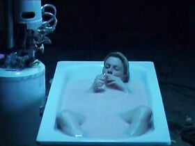 Нина Виолич голая, Нерма Крешо голая – Alone (2001) #2