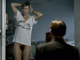 Сандра Хюллер голая – Над нами только небо (2011)
