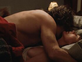 Нэнси Феррара голая – Опасная игра (1993)