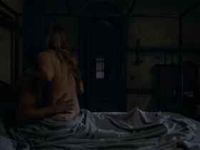 Сара Полсон голая – Американская история ужасов s06e01 (2016) #3