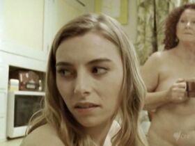 Синди Уэддингхэм голая, Майя Александра голая, Морин Шерлок голая – Уилфред s02e02-05 (2010) #2