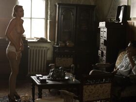 Юли Энгельбрехт голая – После Валькирии: Рассвет Четвертого рейха (2016) #3