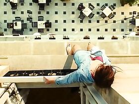 Мэгги Грэйс секси – Заложница 2 (2012) #2