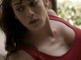 Лиззи Каплан секси – Важная дата (2012) #3