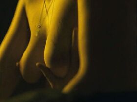 Джемма Артертон голая – Трое – на вылет (2008)