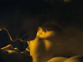 Джемма Артертон голая – Трое – на вылет (2008) #2