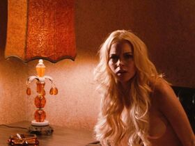 Линдси Лохан голая, Алисия Рэйчел Марек голая – Мачете (2010) #2