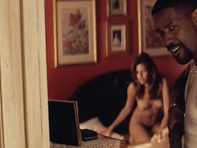 Ева Мендес голая – Тренировочный день (2001)