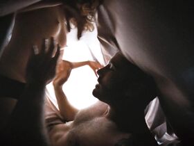 Рэйчел Макадамс голая, Ольга Куриленко голая – К чуду (2012)