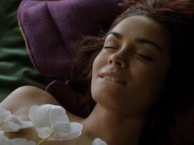 Шаннин Соссамон голая – 40 дней и 40 ночей (2002)