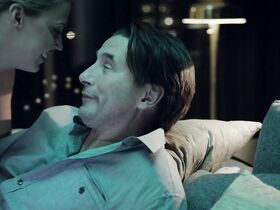 Эстелла Уоррен секси – Незнакомец внутри (2013) #2