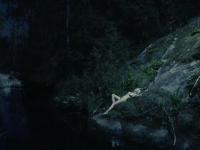 Кирстен Данст голая – Меланхолия (2011) #2