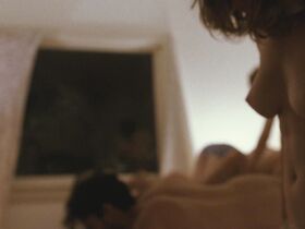 Элизабет Олсен голая – Марта, Марси Мэй, Марлен (2011)