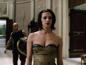 Азия Ардженто секси – Три икса (2002) #2
