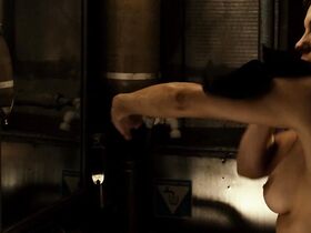 Кэти Сакхофф голая – Риддик (2013) #2