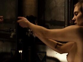 Кэти Сакхофф голая – Риддик (2013) #3