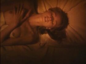 Наоми Уоттс голая – Аморальное поведение (1993)