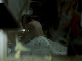 Шарлотта Генсбур голая – Новые приключения Белоснежки (2004) #3