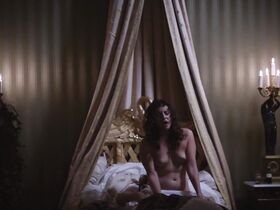 Дженнифер Дэвисон голая, Аня Совински голая, Франциска Вайс голая – Паганини: Скрипач Дьявола (2013)