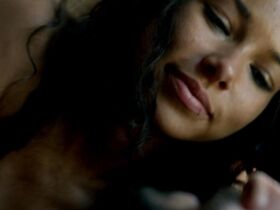 Луиз Барнс голая, Джессика Паркер Кеннеди секси – Чёрные паруса s01e04 (2014) #2