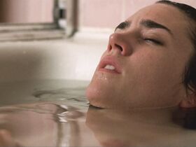 Дженнифер Коннелли голая – Дом из песка и тумана (2003) #2