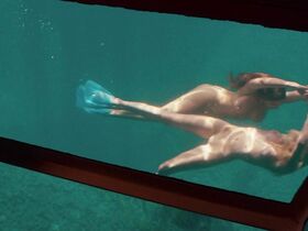 Келли Брук голая – Пираньи 3D (2010) #2