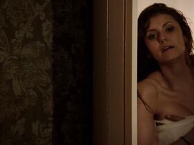 Нина Добрев секси – Дневники вампира s05e14 (2014) #3